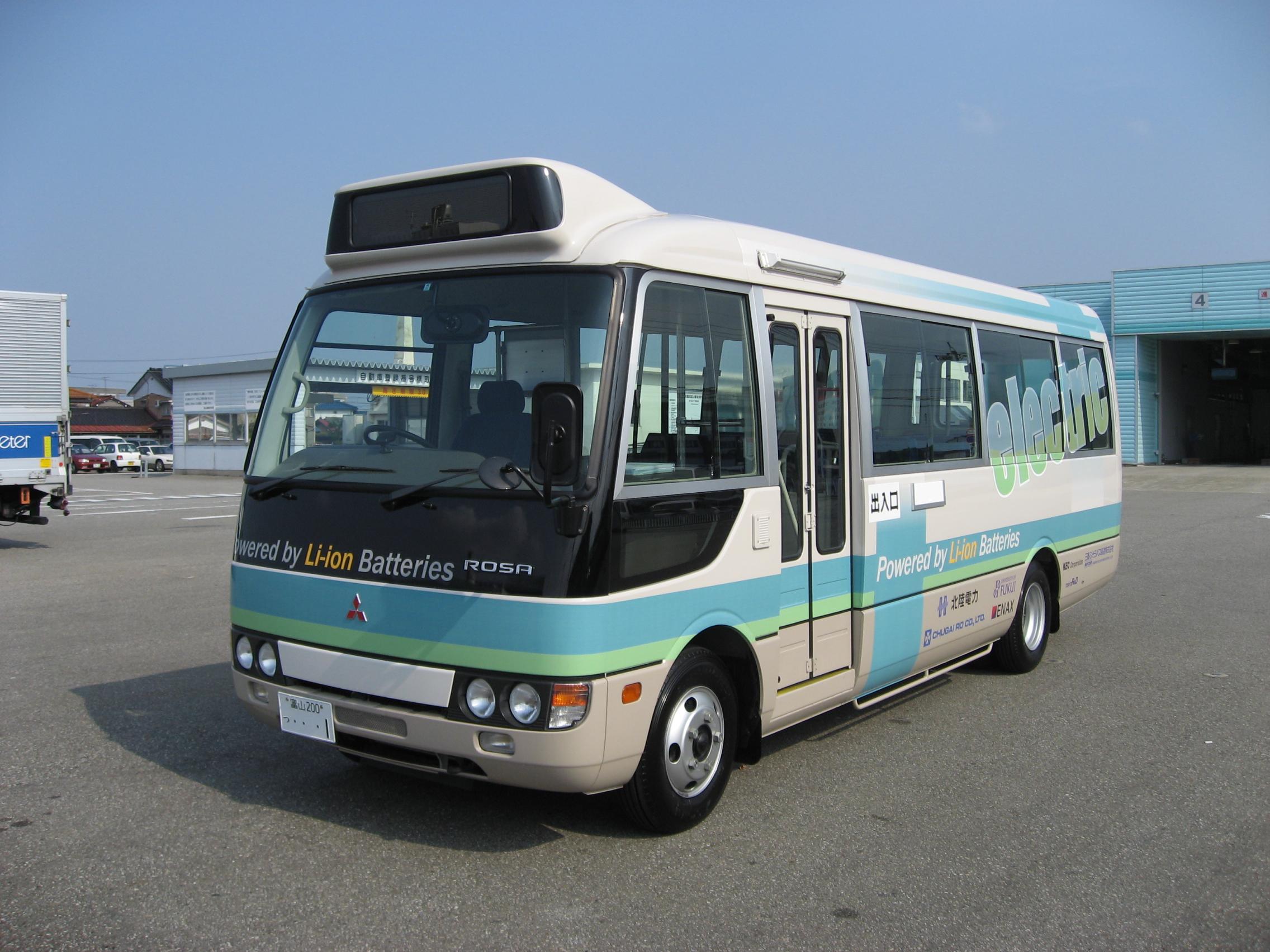 06.Electric small bus.jpg